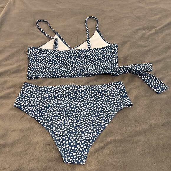 SHEIN Size L Blue & White Pebble Print Bikini - Picture 2 of 3